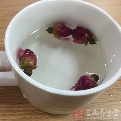 因为玫瑰花具有比较强的活血散瘀的功效