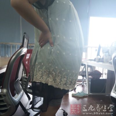 准妈们好避开深蓝色、棕色或黑色的衣服