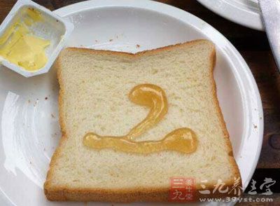 黄油的作用 黄油可做菜还可以做面包泡芙-三九