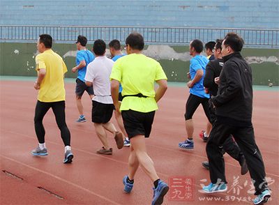 缺少锻炼的右脑血管壁异常脆弱