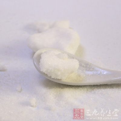 去黑头办法四：食盐去黑头