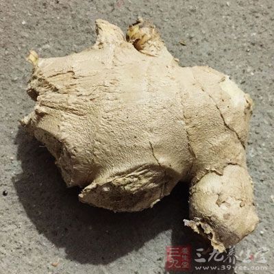 葱姜去皮切丝