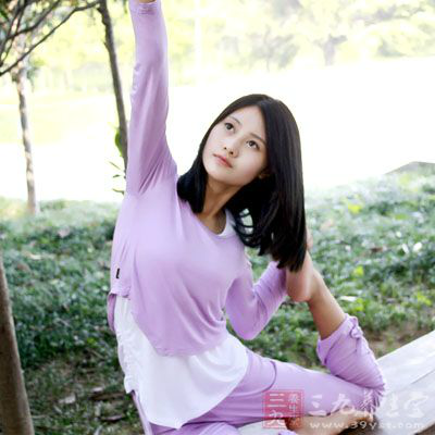 美容瑜伽动作 练美容瑜伽帮你排毒养颜(3)