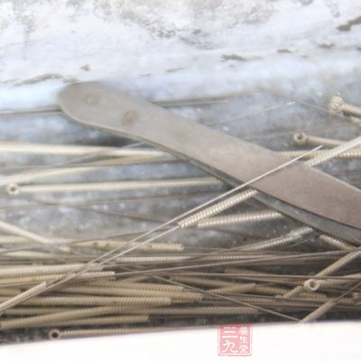 灸穴勿过多,热力应充足 灸穴勿过多,热力应充足