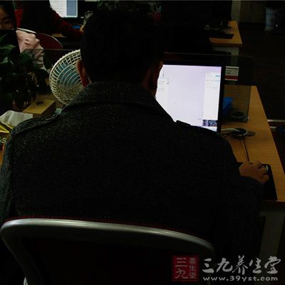 经常熬夜的人，体内新陈代谢加快