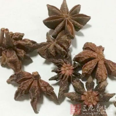 沙拉油200CC，花椒10g，八角5g