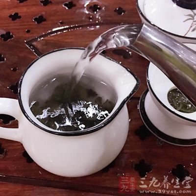 绿茶能减少造成蛀牙的变形链球菌，同时可除去难闻口气