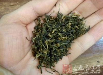 白芽奇兰茶的采制考究，工艺精细