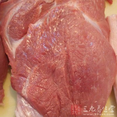 日常生活中好的补锌办法是通过食物补锌，牡蛎、瘦肉