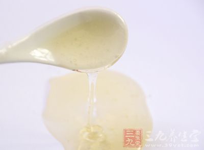 三七粉配上蜂蜜可以混合服用 三七粉配上蜂蜜可以混合服用