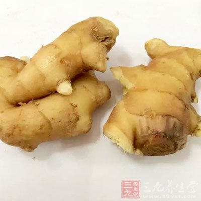 草鱼、豆腐、葱、姜、蒜、花椒、八角、干辣椒、花雕酒