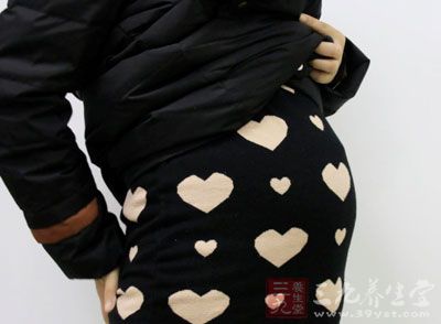 父体或母体生殖细胞不健全是主要原因