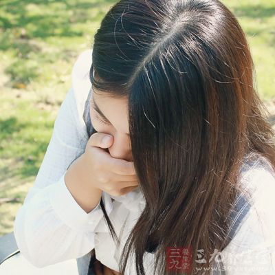 食物中毒者常见的症状是剧烈的呕吐、腹泻