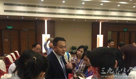 中古国际生物医药产业发展高端论坛在成都举行