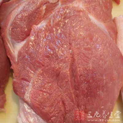 一般成年人每天摄入50-70克禽畜肉