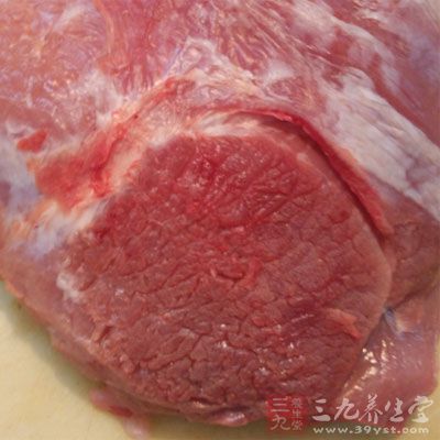 多吃高蛋白食物，比如牛奶、鱼类、蛋类、瘦肉、豆类等