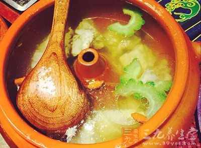 压力过大恐子宫内膜异位勿乱喝四物汤治疗