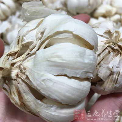 大蒜里的某些成分,有类似维生素E与维生素C的抗氧化 大蒜里的某些成分,有类似维生素E与维生素C的抗氧化