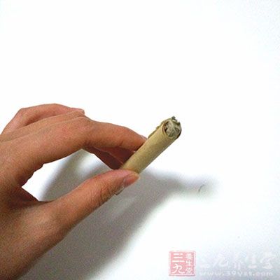 用艾條灸足三里