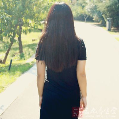 女性患者會出現(xiàn)月經(jīng)紊亂和痛經(jīng)等