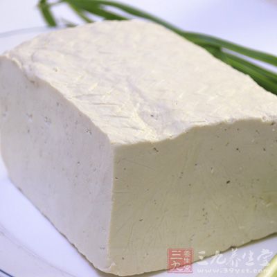 豆腐營養(yǎng)價值高，富含優(yōu)質(zhì)蛋白和鐵、鈣、磷