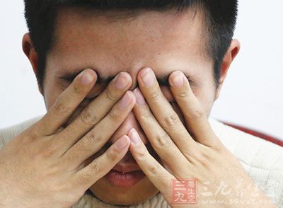 打击、跌撞、交通事故是眼挫伤的常见原因 打击、跌撞、交通事故是眼挫伤的常见原因