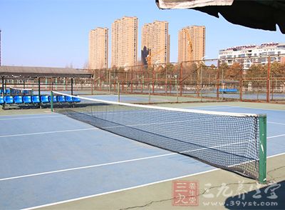 网球场地的类型 网球场地有四种不同的类型