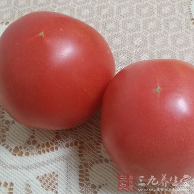 食物中的西紅柿、金槍魚等含有高成分的抗氧化物