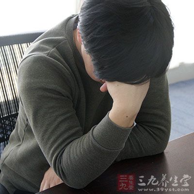 患上老年癡呆的主要原因是因?yàn)榇竽X老化及萎縮