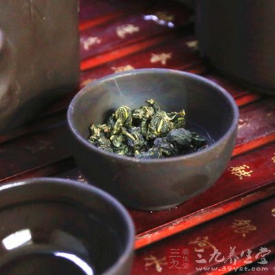 茶叶中的儿茶素等可防止胆固醇在血管壁上沉积