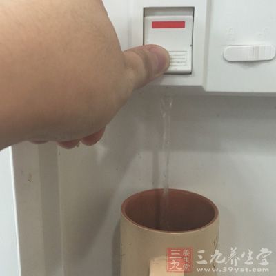 白开水是晨起补水的佳选择