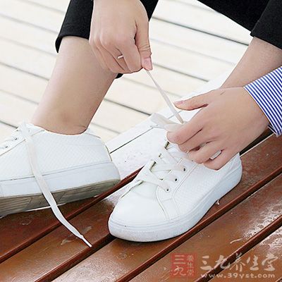 双脚的美丽于男人永远有着致命的吸引力 双脚的美丽于男人永远有着致命的吸引力