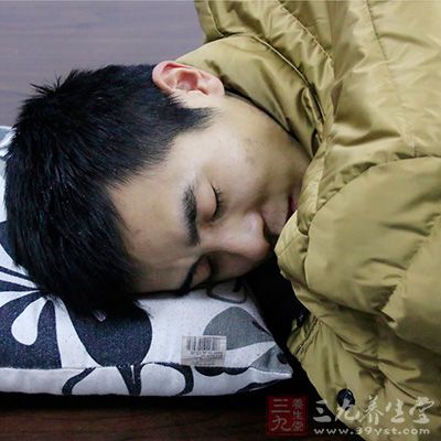 男子睡前“三宜三忌” 男子睡前“三宜三忌”