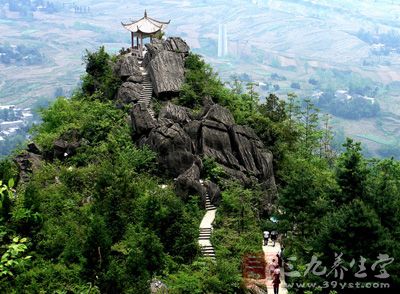 这里千年来被崇山峻岭所包围