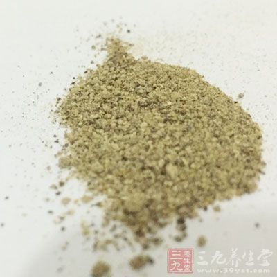 炒至藤和叶均变软断生，调入盐和少许胡椒粉炒匀即可