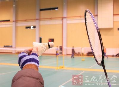 羽毛球战术 怎样进行羽毛球的战术练习