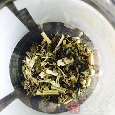 利用益母草泡水喝的时候还可以添加其它辅料