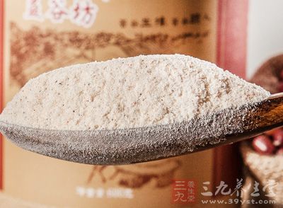 开了盖子直接用勺子舀适量的粉剂 开了盖子直接用勺子舀适量的粉剂