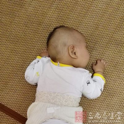 婴幼儿起病急，病程长，病情重