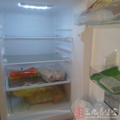 经常开冰箱门，这些食物就会首当其冲地受到侵染