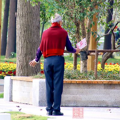 神经系统机能的衰退同样是老年人要面对的健康问题