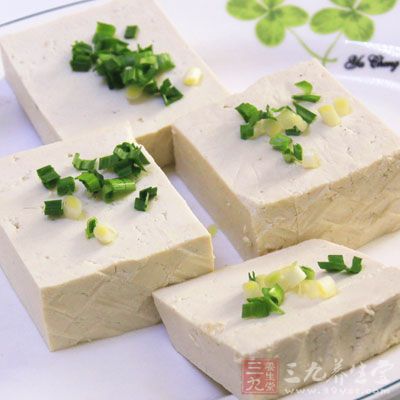 豆腐为补益清热养生食品，常食之，可补中益气