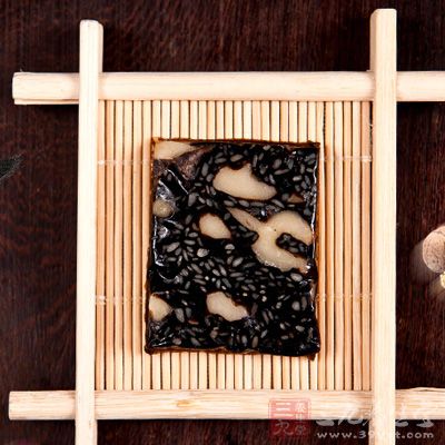它的颜色晶莹剔透色如琥珀 它的颜色晶莹剔透色如琥珀