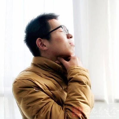 病人主要症状为颈部皮肤充血、红肿、发热 病人主要症状为颈部皮肤充血、红肿、发热