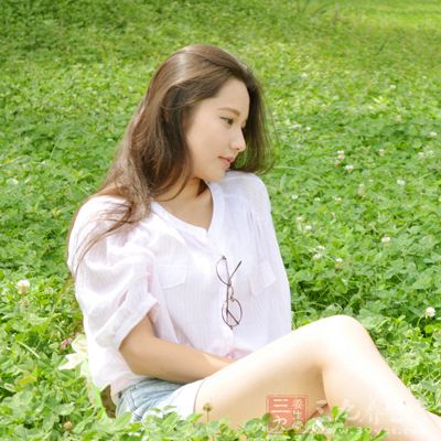 脸上有雀斑并不意味着自己比别人的黑色素分泌得多 脸上有雀斑并不意味着自己比别人的黑色素分泌得多