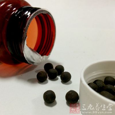 給予抗感染藥物，良好的護理及合理的營養(yǎng)支持等