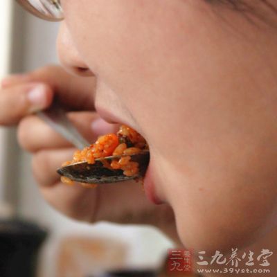 平時吃飯時，一定要慢吃