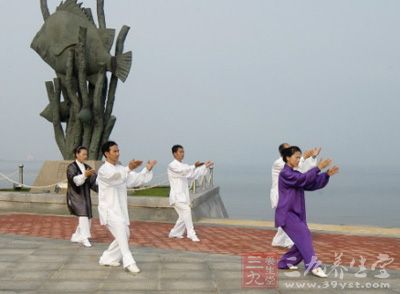 学习太极拳要学会心静体松