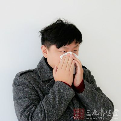 急性鼻炎時(shí)，出現(xiàn)鼻腔分泌物增多、鼻塞等情況