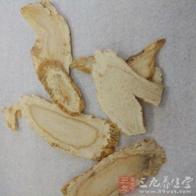 西洋参有着降火、生津、除烦倦的效果，每次用开水泡上一两克饮用多余身体有着很多好处